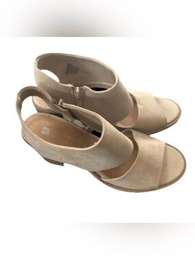 Dolcetta Claire Women's Beige Faux Suede Ankle Wrap Slingback Size 8.5 Zipper